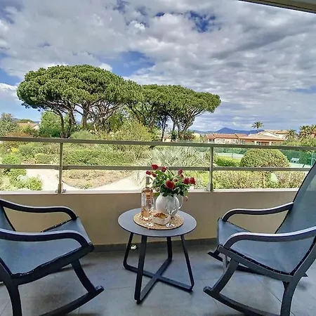 Latitude 43-apartment-saint-tropez-tennis דירה סן טרופז